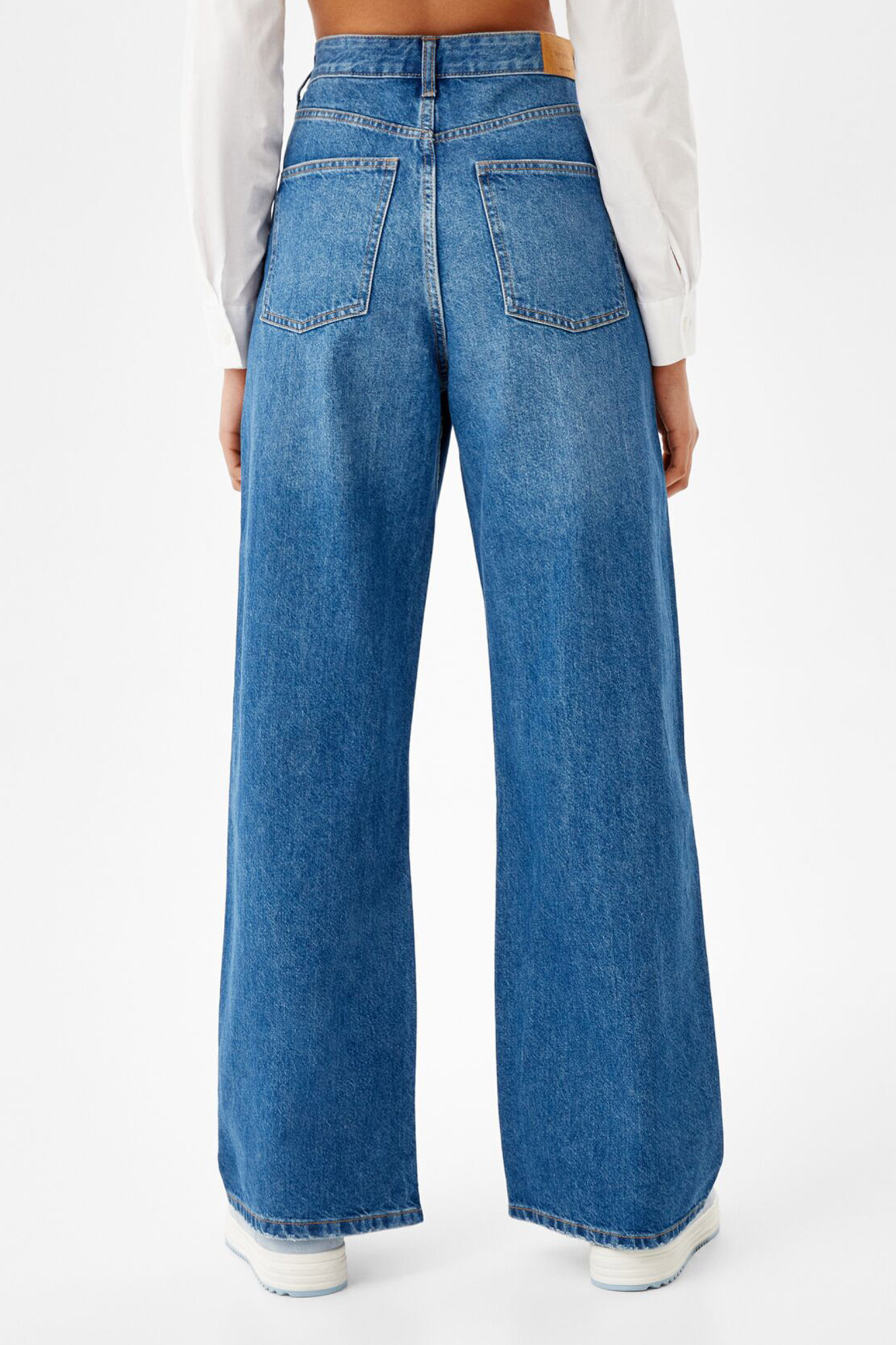 Ripped Wide-Leg ’90s Jeans – Image 3